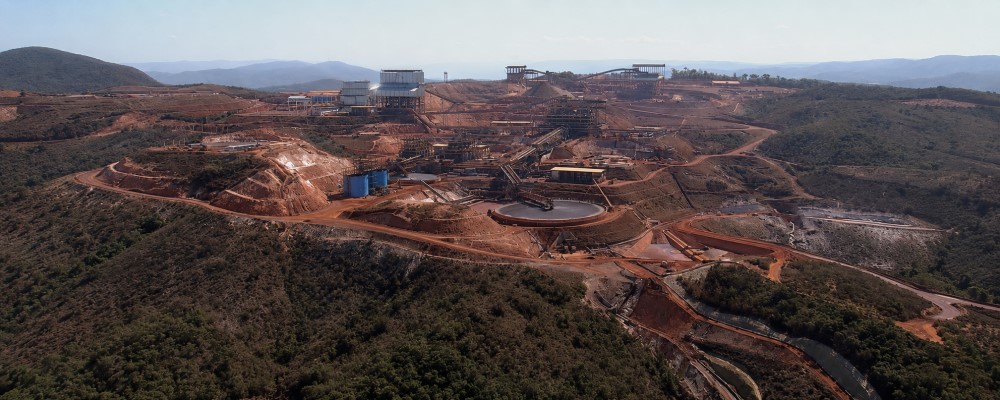 Corrosão no processamento mineral: como escolher materiais para válvulas e conexões